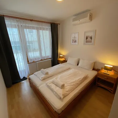Apartment Napsugar Apartman By Bltn